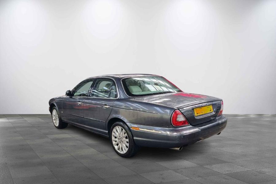 Jaguar Xj 2004 4 Door Saloon Breaking View Auto part Jaguar Xj 2004 4 Door Saloon Breaking