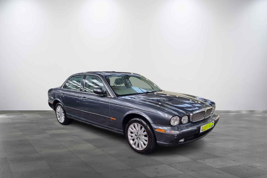 Image for a Jaguar Xj 2004 4 Door Saloon Breaking