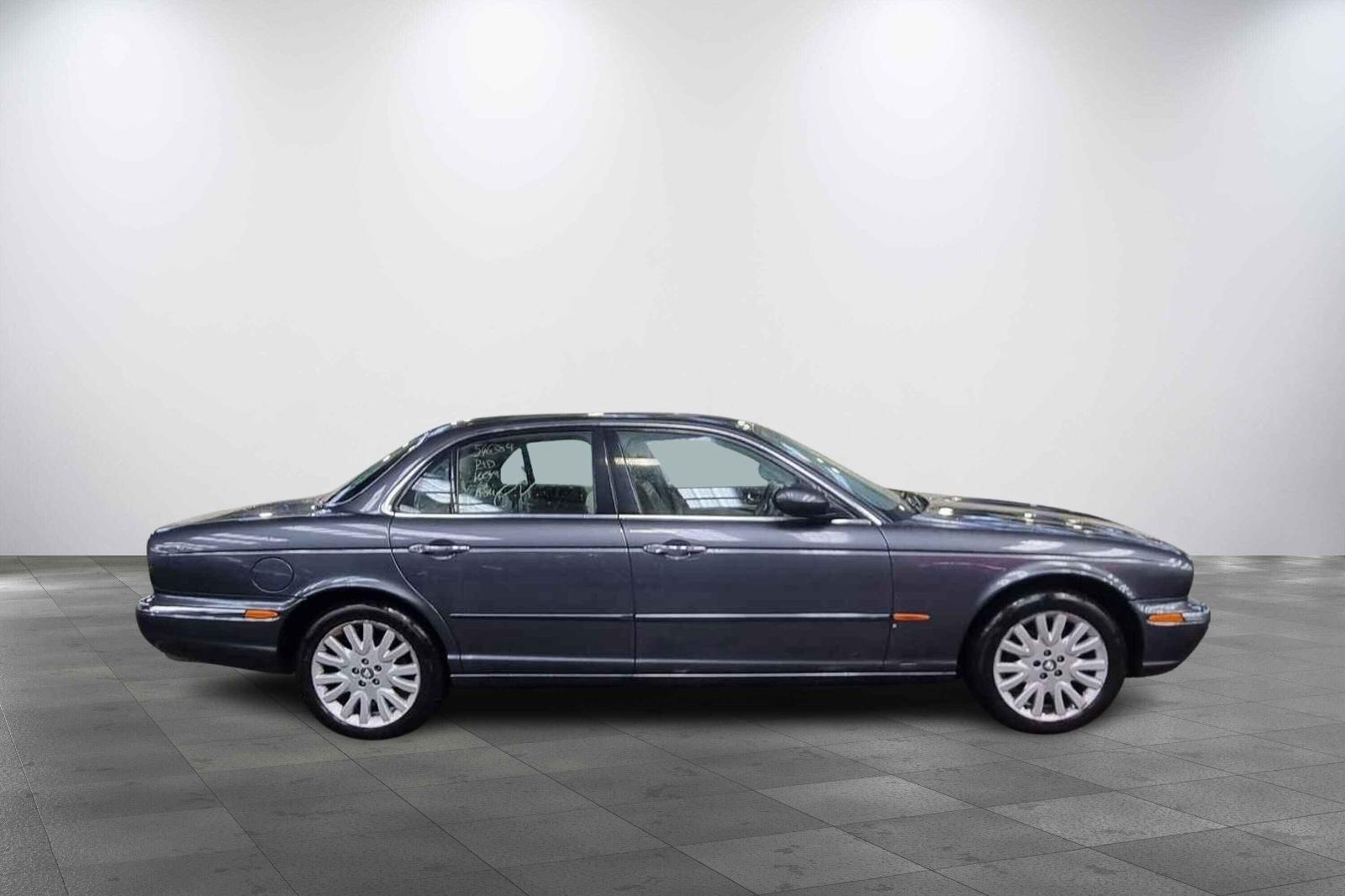 Jaguar Xj 2004 4 Door Saloon Breaking View Auto part Jaguar Xj 2004 4 Door Saloon Breaking