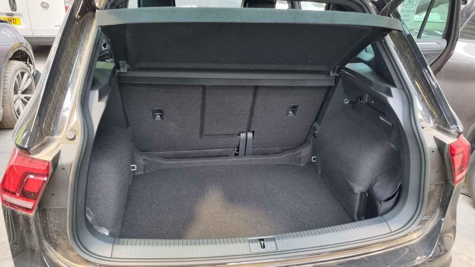 Volkswagen Tiguan 2023 5 Door Estate Breaking View Auto part Volkswagen Tiguan 2023 5 Door Estate Breaking