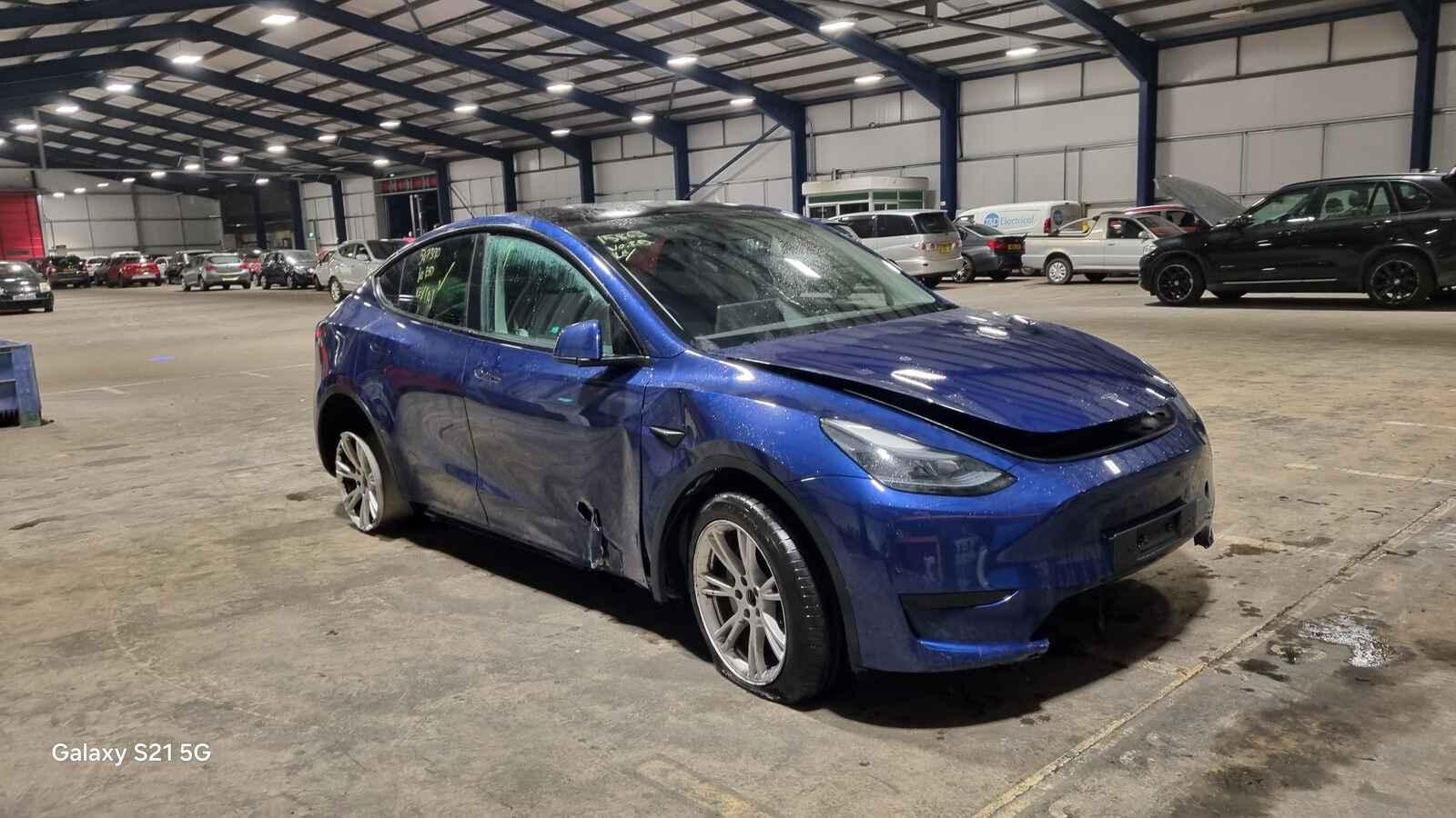 Image for a Tesla Model Y 2023 5 Door Mpv Breaking