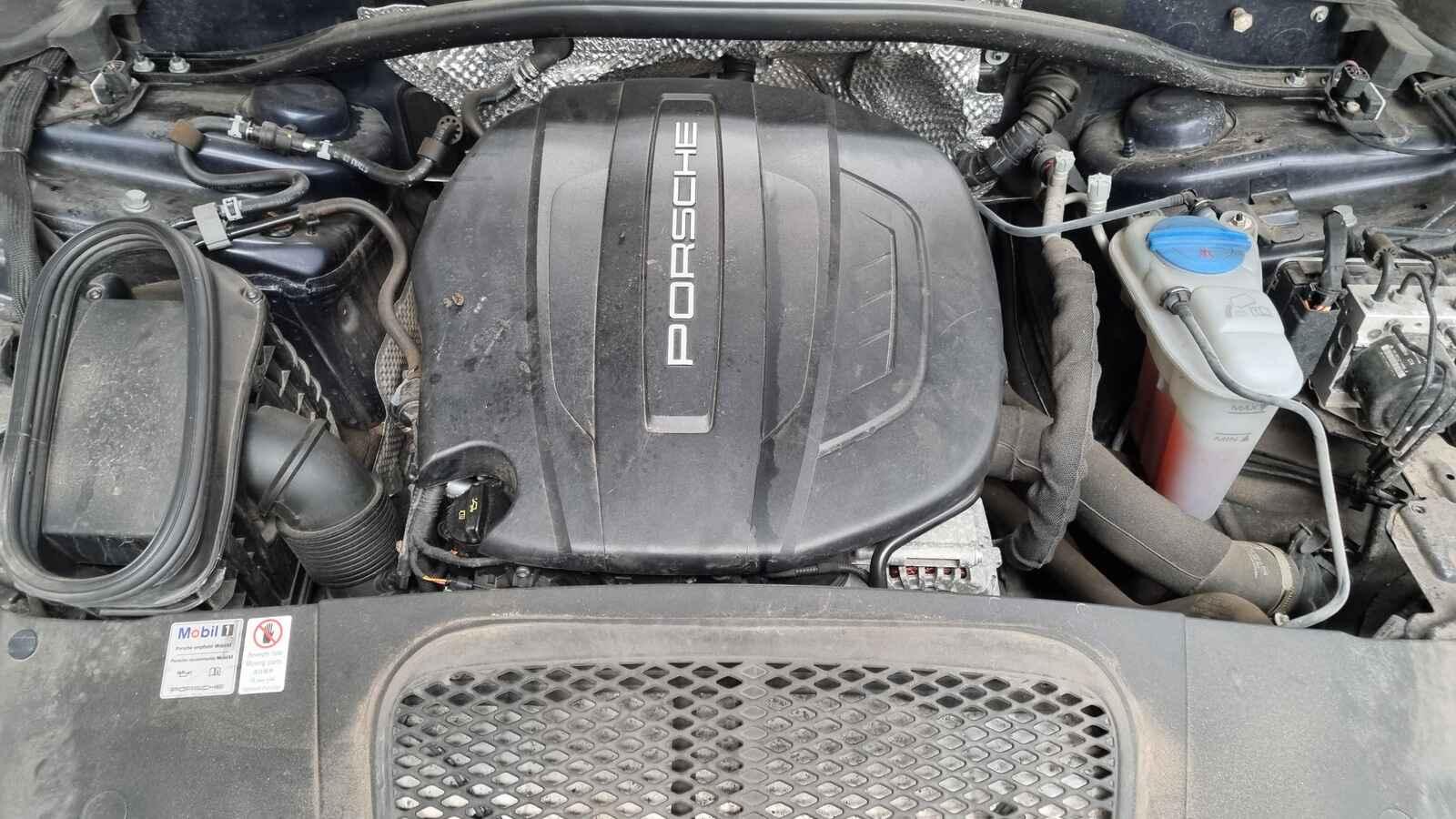 Porsche Macan 2018 5 Door Estate Breaking View Auto part Porsche Macan 2018 5 Door Estate Breaking