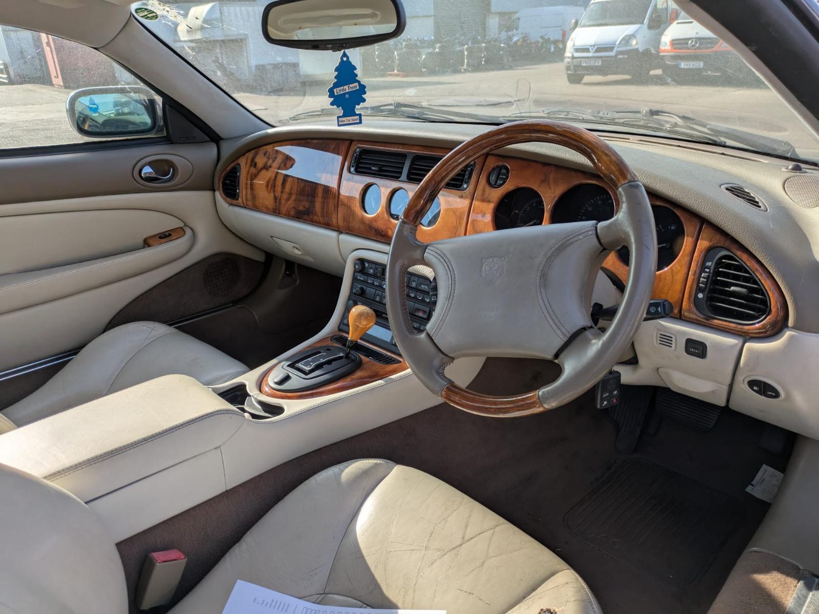 Jaguar Xk8 1998 2 Door Coupe Breaking View Auto part Jaguar Xk8 1998 2 Door Coupe Breaking