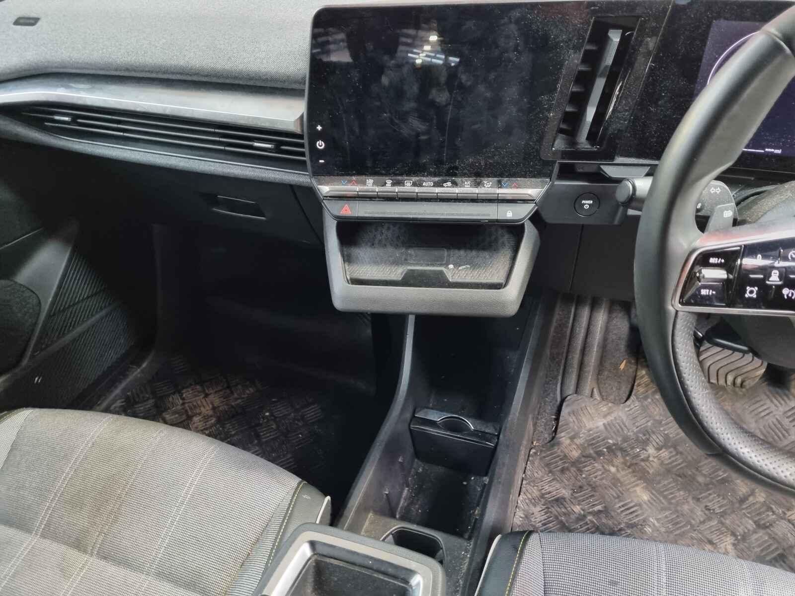 Renault Megane E-tech 2024 5 Door Hatchback Breaking View Auto part Renault Megane E-tech 2024 5 Door Hatchback Breaking