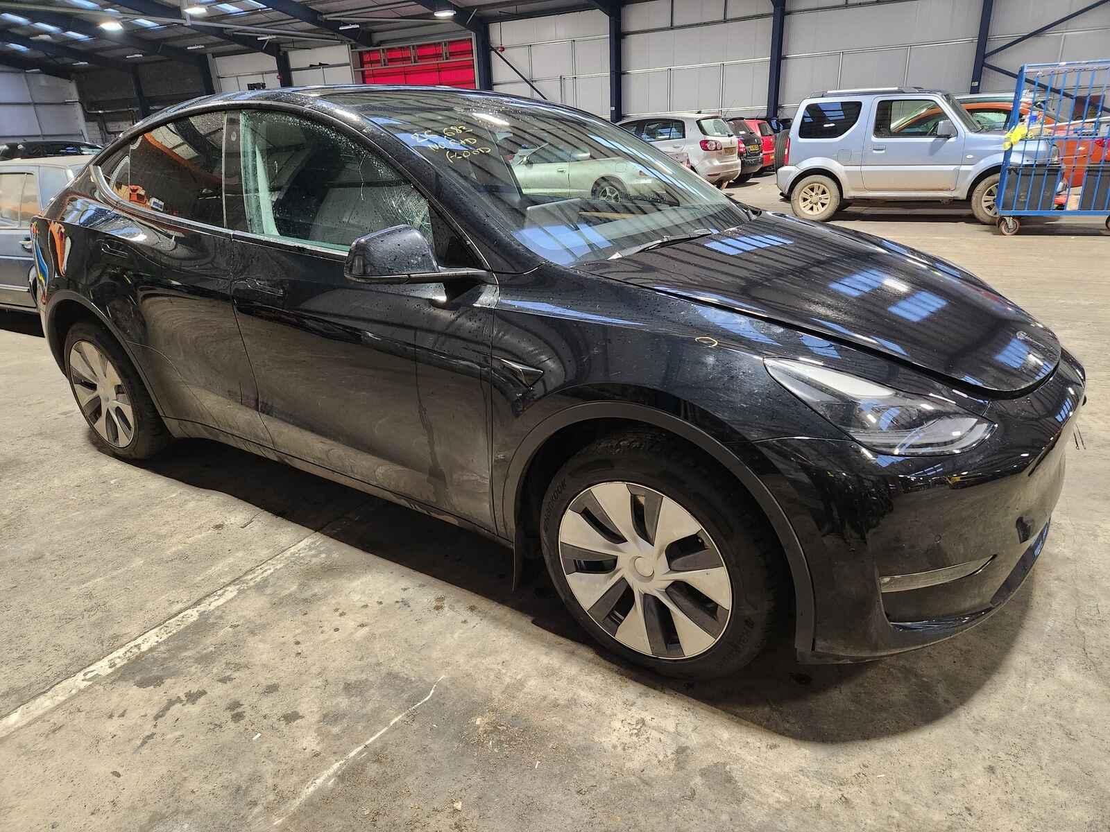 Image for a Tesla Model Y 2022 5 Door Mpv Breaking