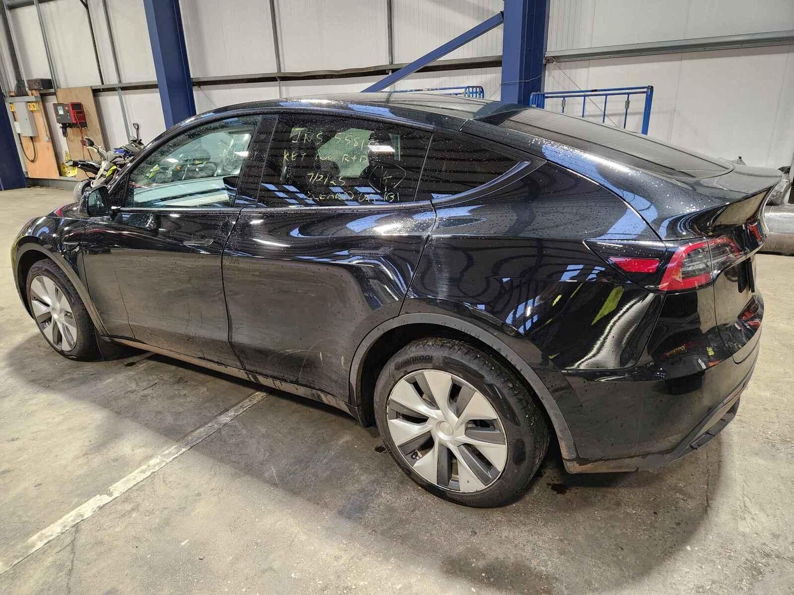 Tesla Model Y 2022 5 Door Mpv Breaking View Auto part Tesla Model Y 2022 5 Door Mpv Breaking