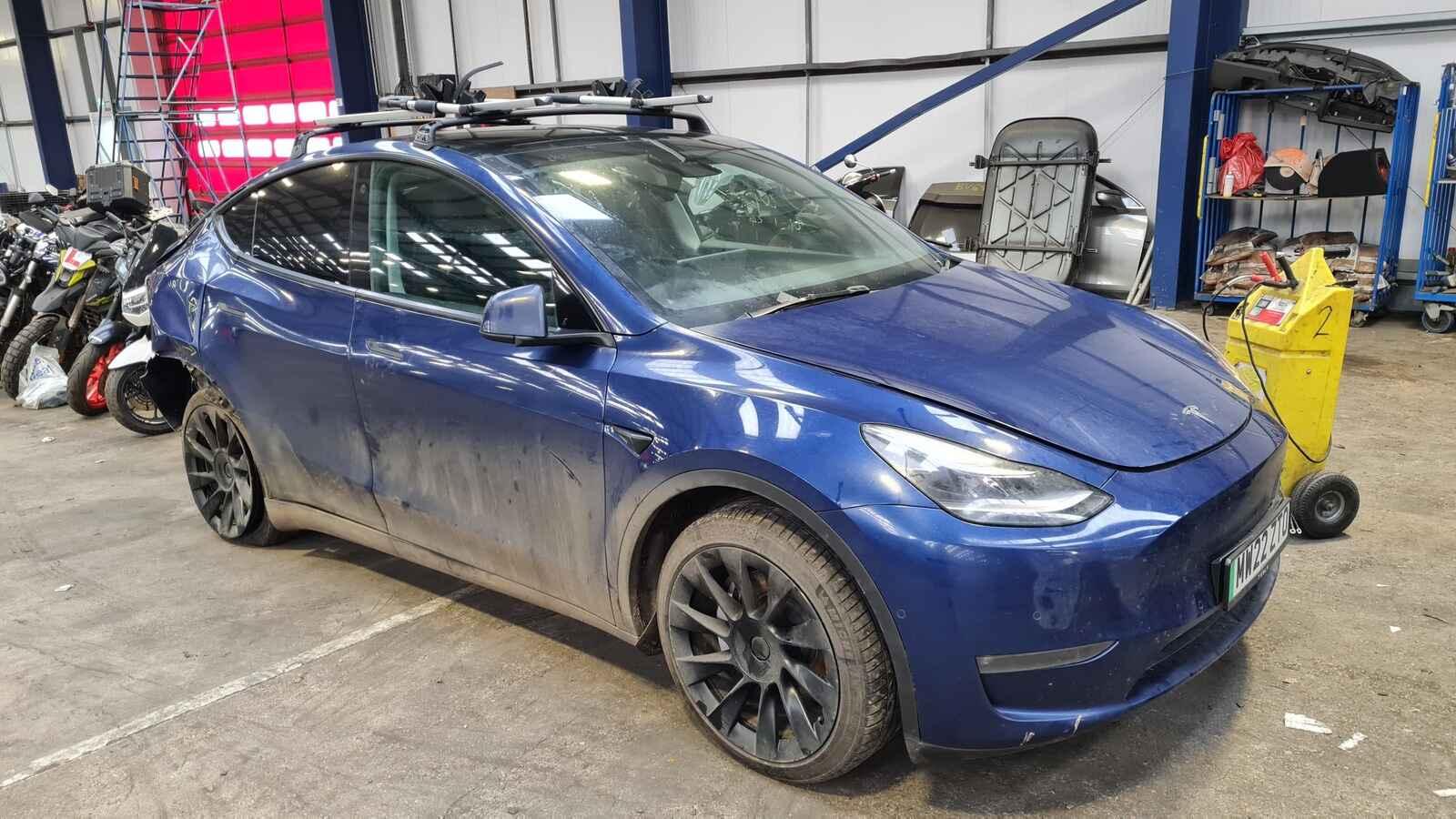 Image for a Tesla Model Y 2022 5 Door Mpv Breaking