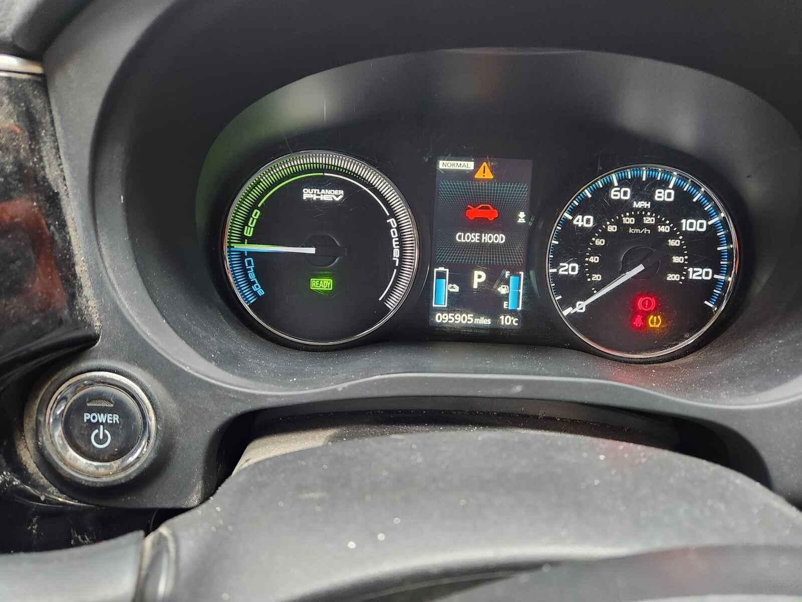 View Auto part Mitsubishi Outlander 2016 5 Door Estate Breaking