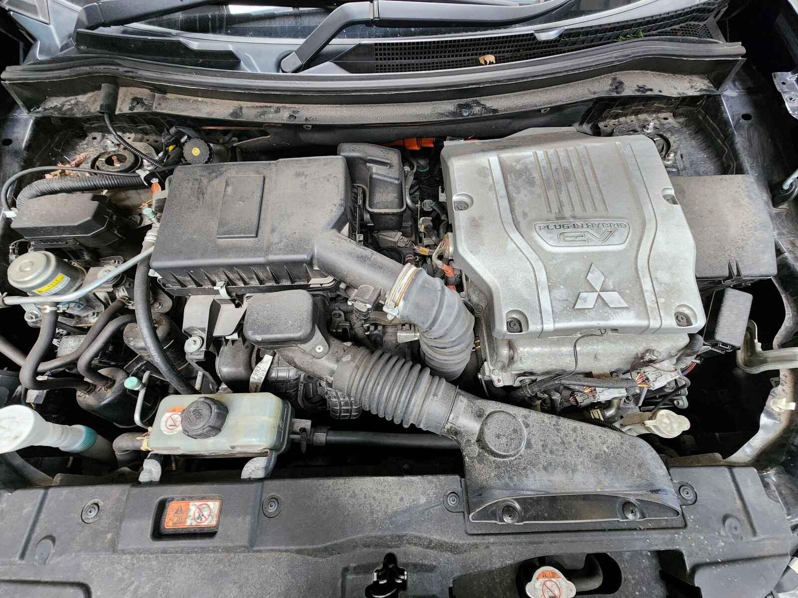 View Auto part Mitsubishi Outlander 2016 5 Door Estate Breaking