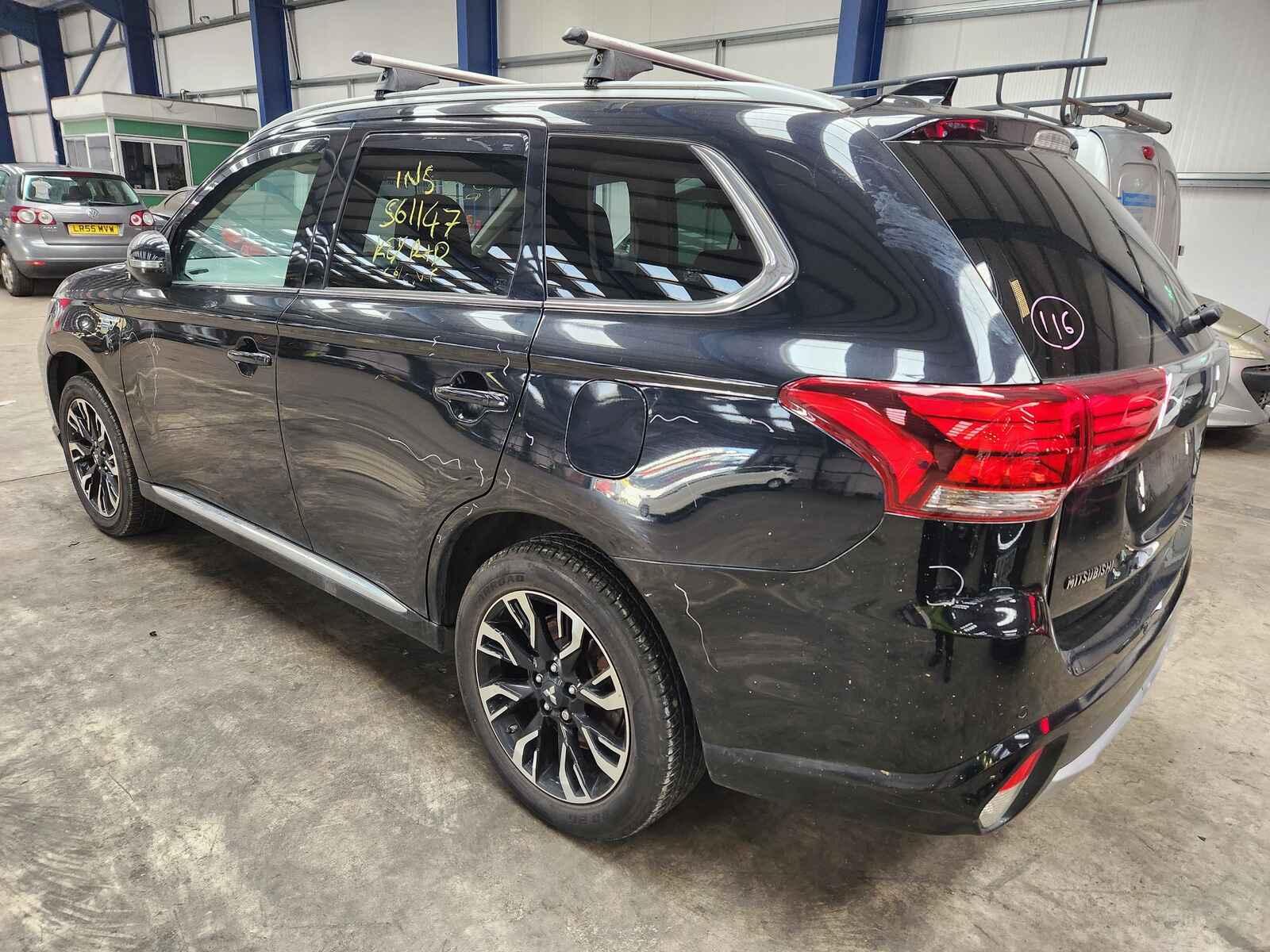 View Auto part Mitsubishi Outlander 2016 5 Door Estate Breaking