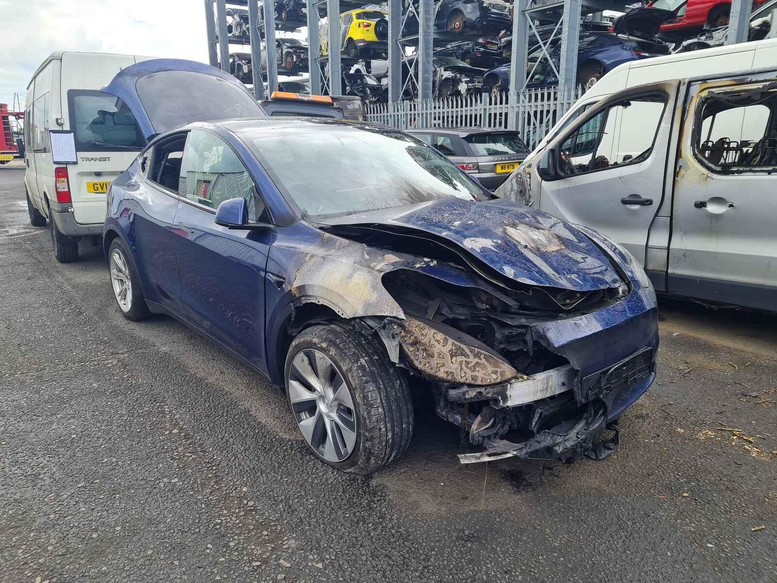 Image for a Tesla Model Y 2023 5 Door Mpv Breaking
