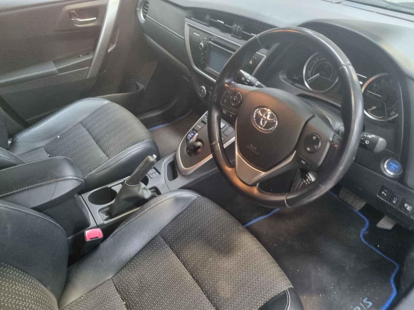 Toyota Auris 2015 5 Door Hatchback Breaking View Auto part Toyota Auris 2015 5 Door Hatchback Breaking