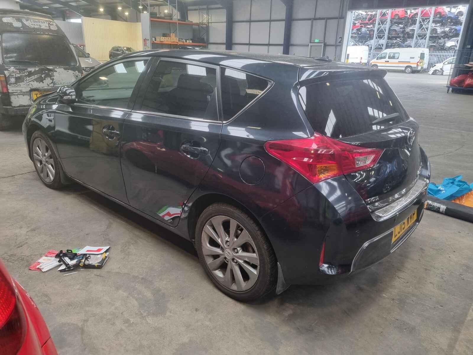 Toyota Auris 2015 5 Door Hatchback Breaking View Auto part Toyota Auris 2015 5 Door Hatchback Breaking