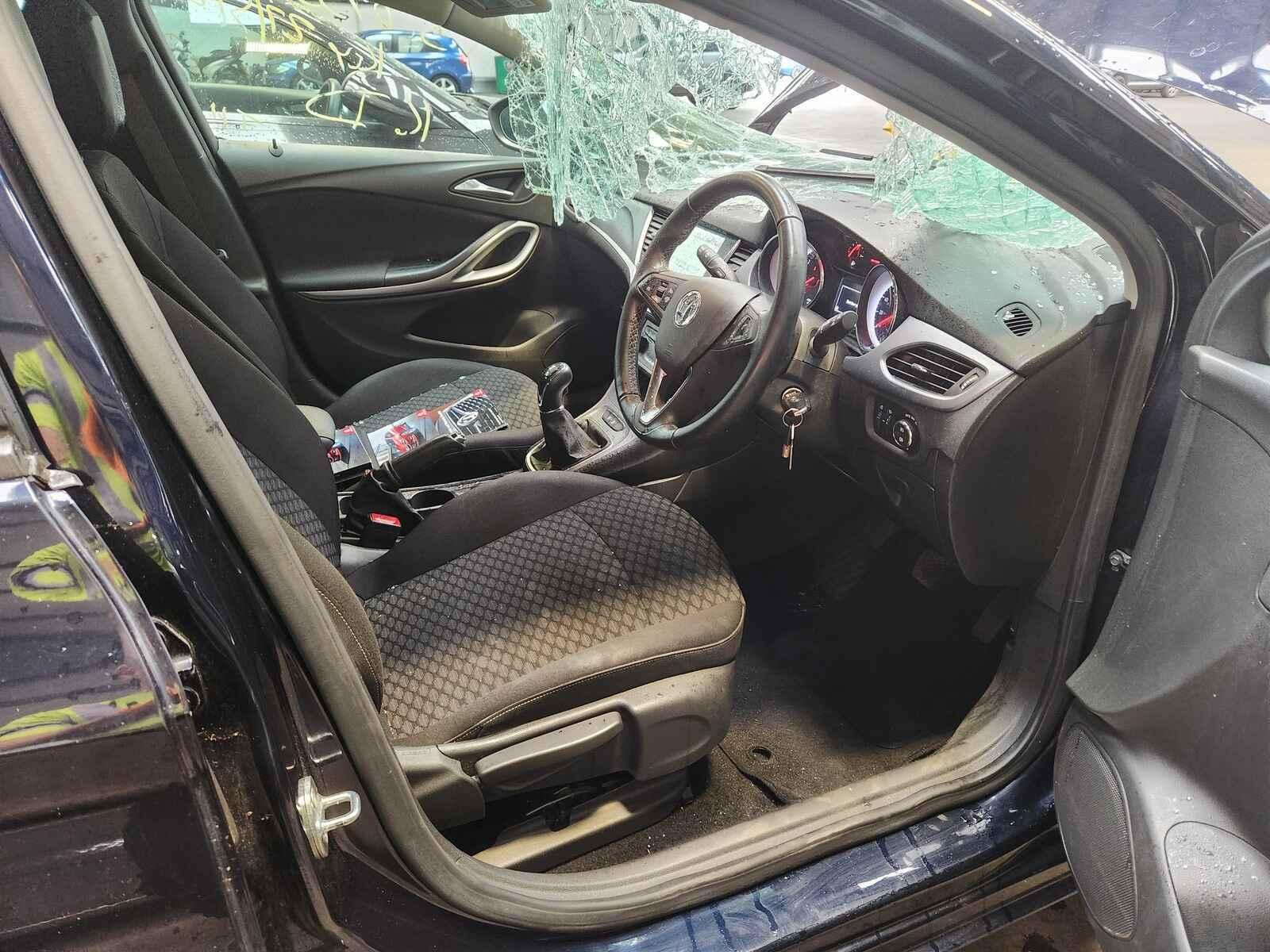 Vauxhall Astra 2018 5 Door Hatchback Breaking View Auto part Vauxhall Astra 2018 5 Door Hatchback Breaking