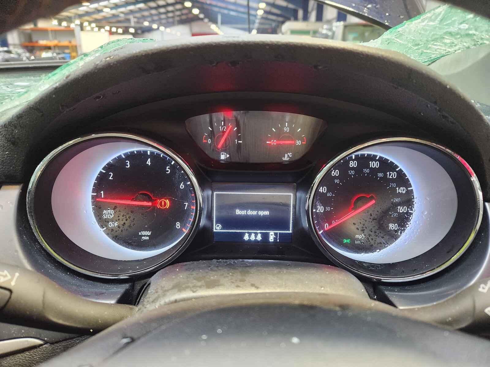 Vauxhall Astra 2018 5 Door Hatchback Breaking View Auto part Vauxhall Astra 2018 5 Door Hatchback Breaking