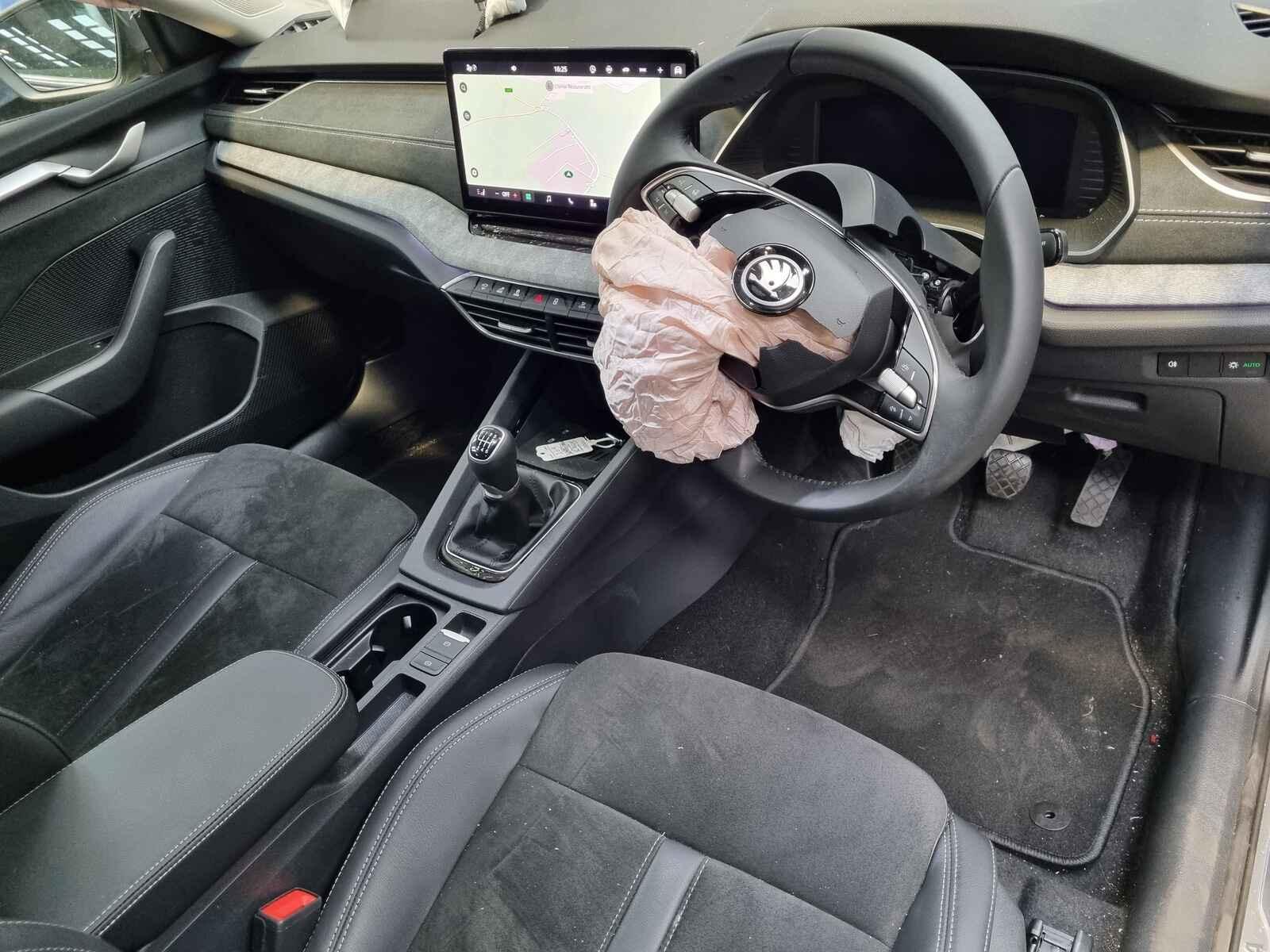 Skoda Octavia 2024 5 Door Hatchback Breaking View Auto part Skoda Octavia 2024 5 Door Hatchback Breaking
