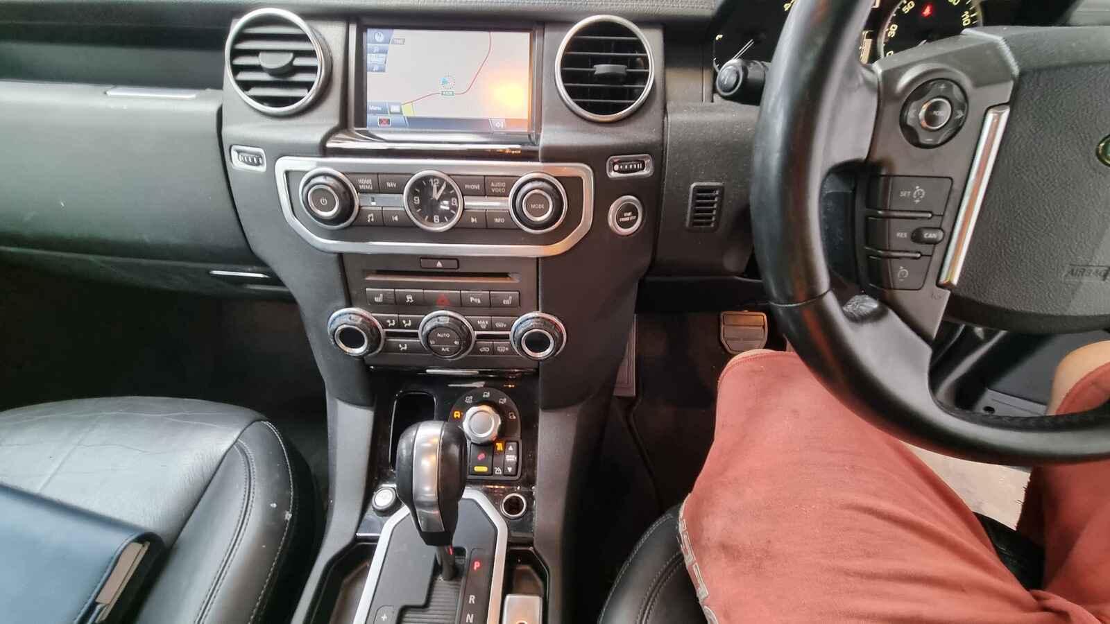 Land Rover Discovery 2010 5 Door Estate Breaking View Auto part Land Rover Discovery 2010 5 Door Estate Breaking