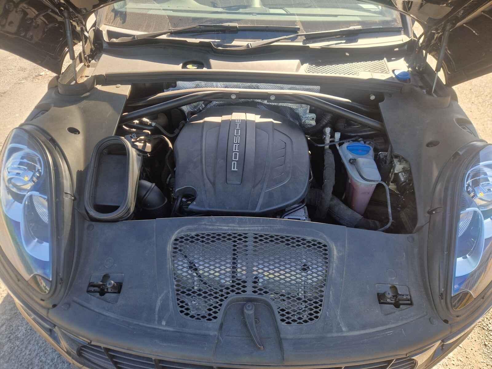 Porsche Macan 2016 5 Door Estate Breaking View Auto part Porsche Macan 2016 5 Door Estate Breaking