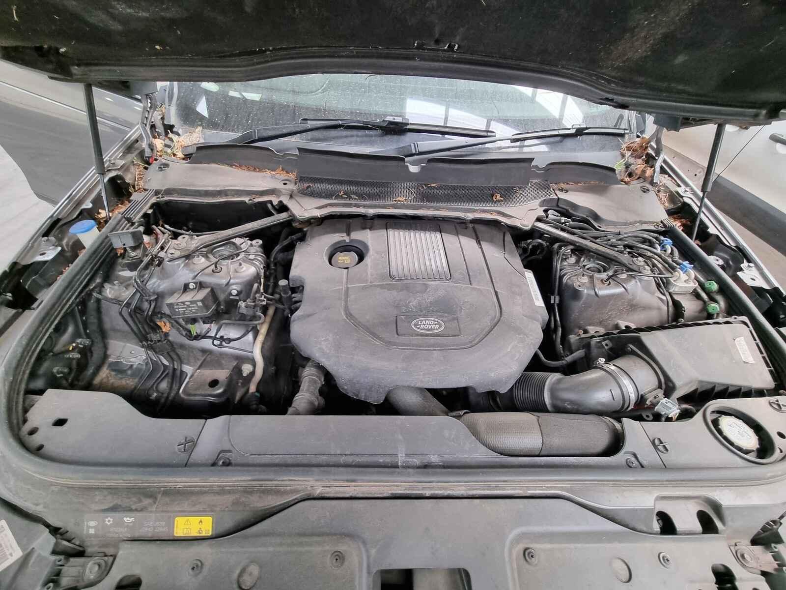 Land Rover Discovery 2018 5 Door Estate Breaking View Auto part Land Rover Discovery 2018 5 Door Estate Breaking