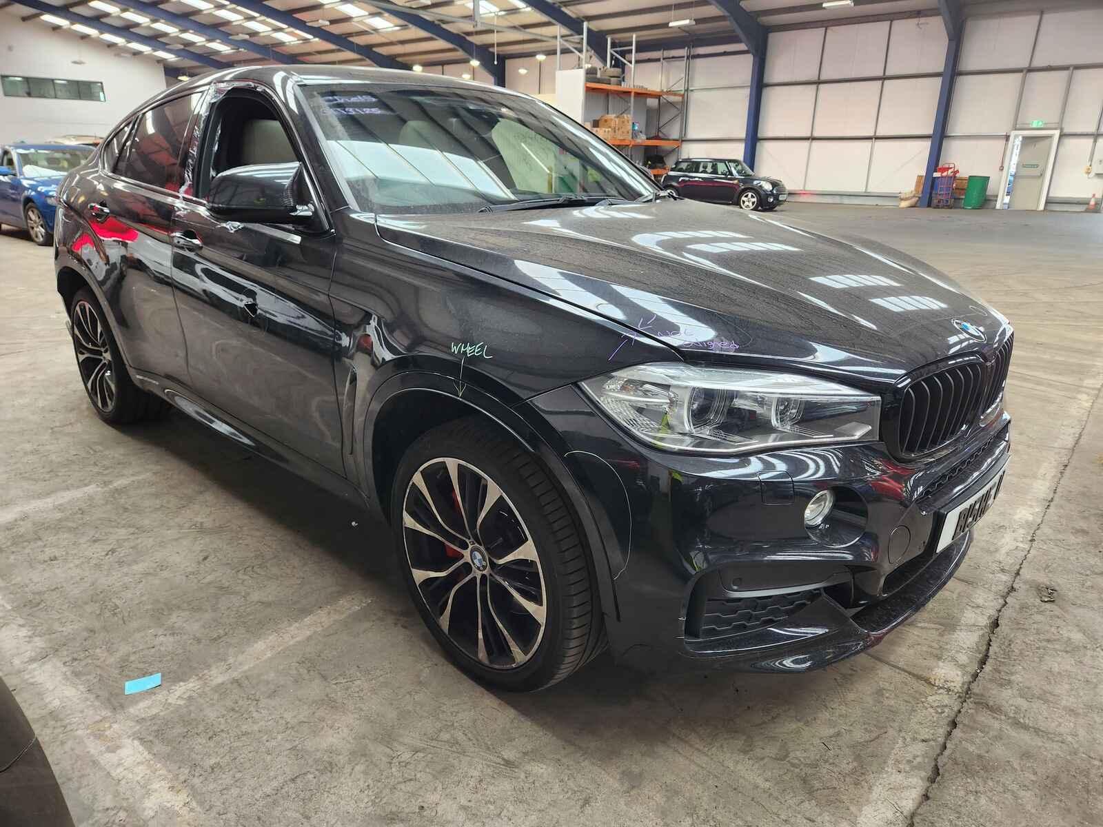 Image for a Bmw X6 2017 4 Door Coupe Breaking