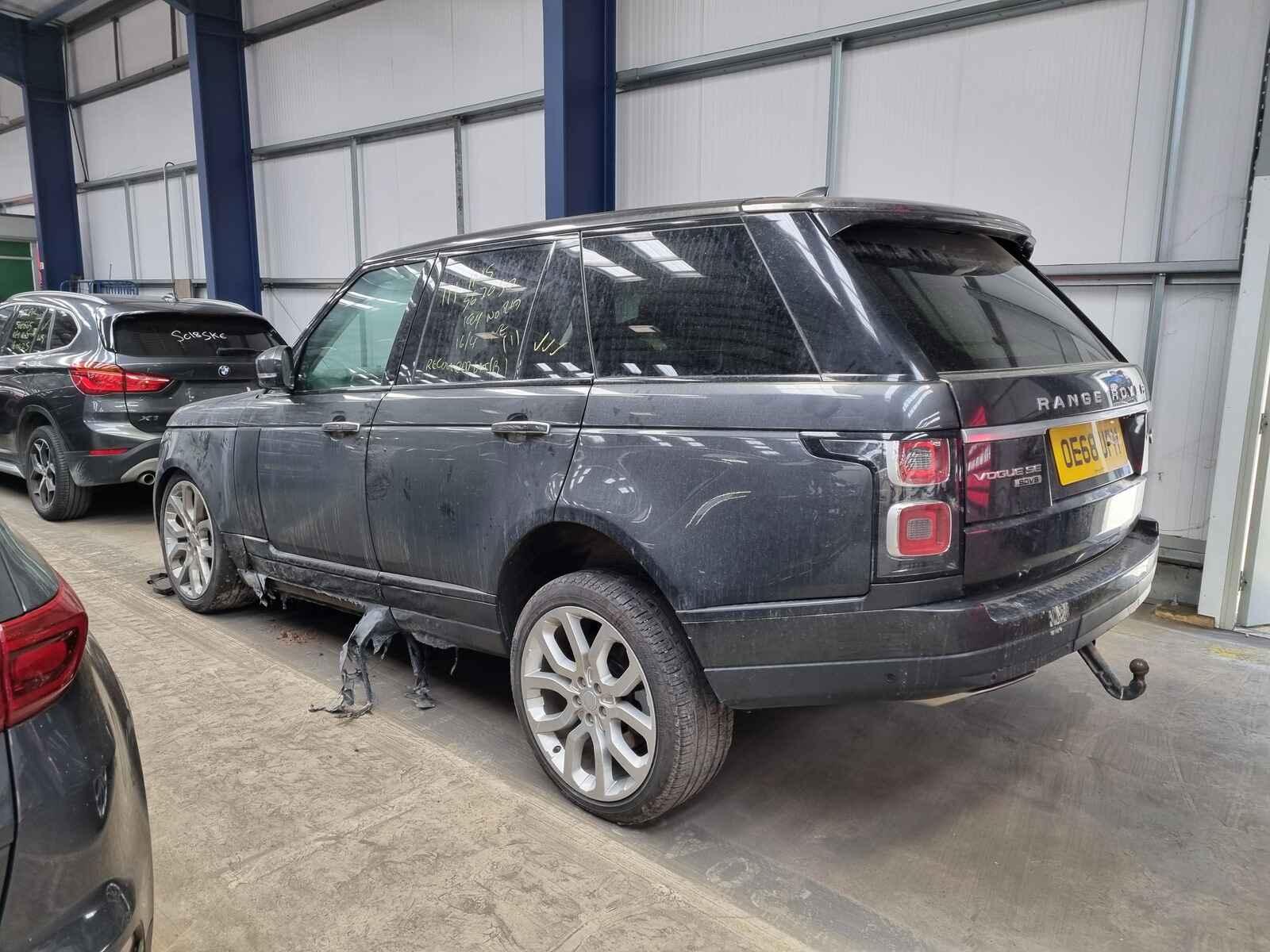 Land Rover Range Rover 2018 5 Door Estate Breaking View Auto part Land Rover Range Rover 2018 5 Door Estate Breaking