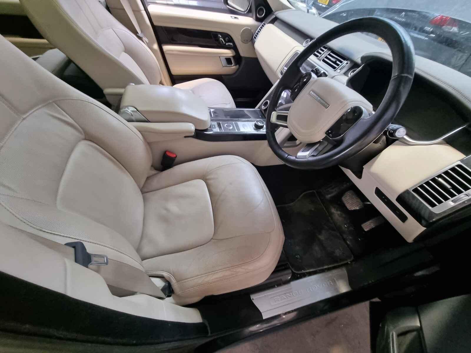 Land Rover Range Rover 2018 5 Door Estate Breaking View Auto part Land Rover Range Rover 2018 5 Door Estate Breaking