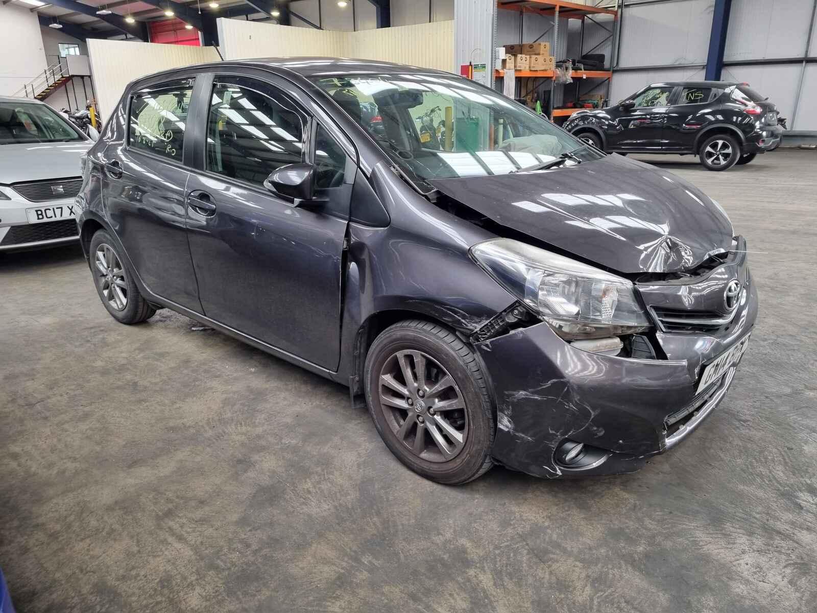 Image for a Toyota Yaris 2014 5 Door Hatchback Breaking