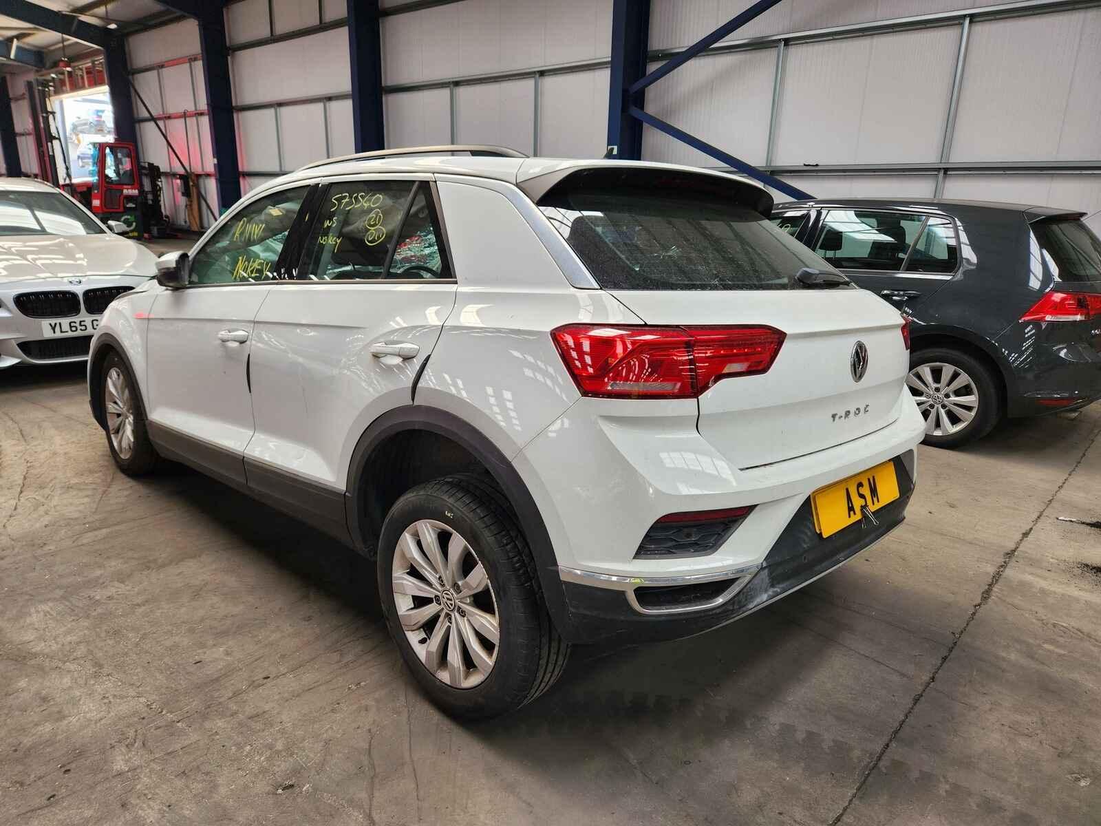 Volkswagen T-roc 2018 5 Door Hatchback Breaking View Auto part Volkswagen T-roc 2018 5 Door Hatchback Breaking
