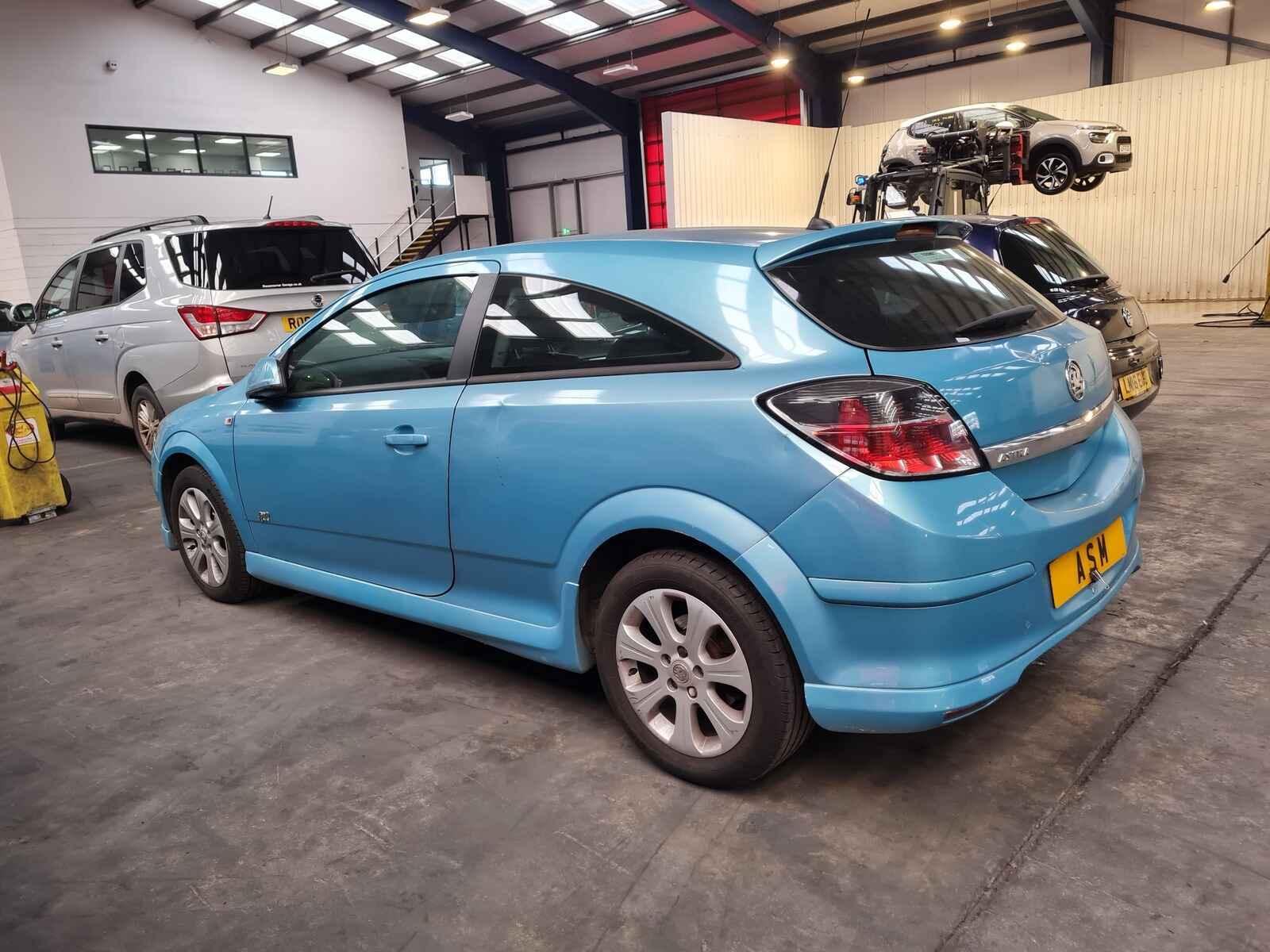 Vauxhall Astra 2010 3 Door Hatchback Breaking View Auto part Vauxhall Astra 2010 3 Door Hatchback Breaking