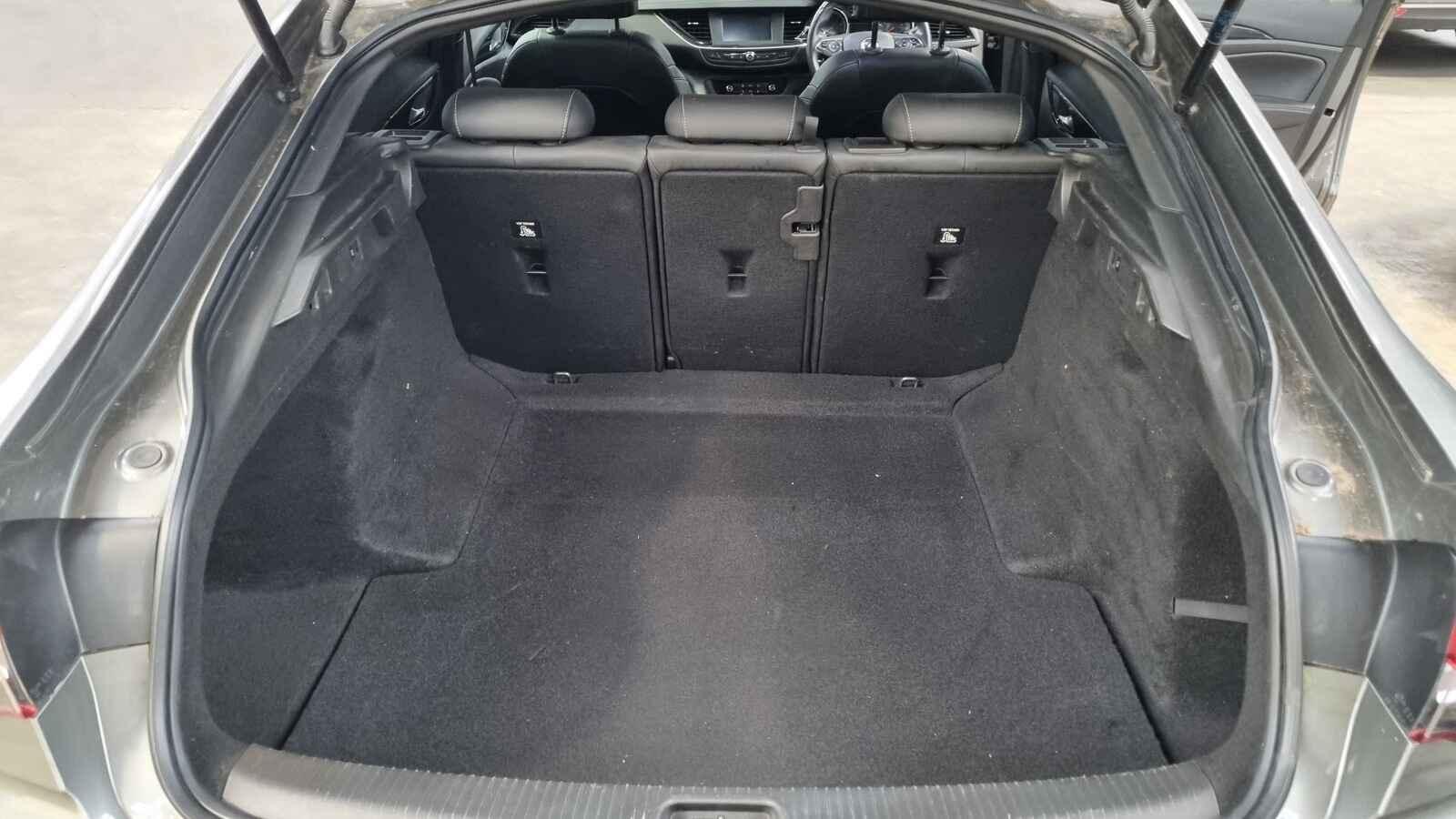 Vauxhall Insignia 2019 5 Door Hatchback Breaking View Auto part Vauxhall Insignia 2019 5 Door Hatchback Breaking