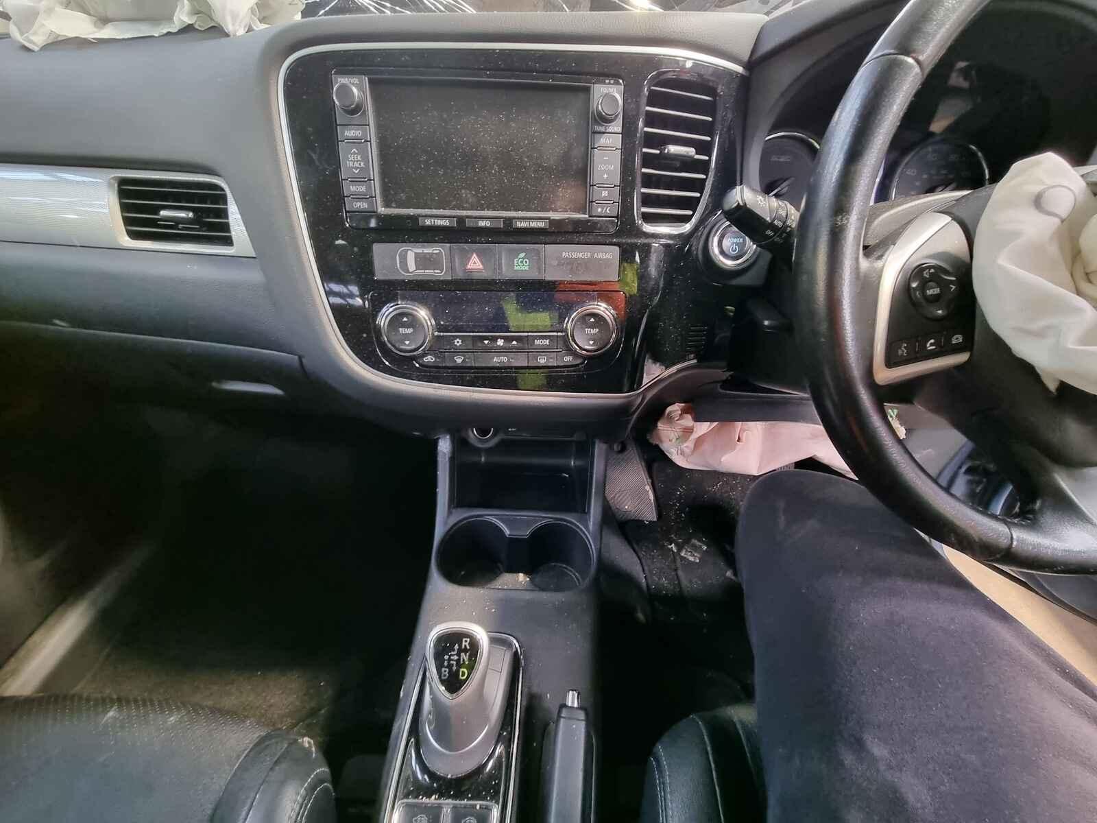 Mitsubishi Outlander 2014 5 Door Estate Breaking View Auto part Mitsubishi Outlander 2014 5 Door Estate Breaking
