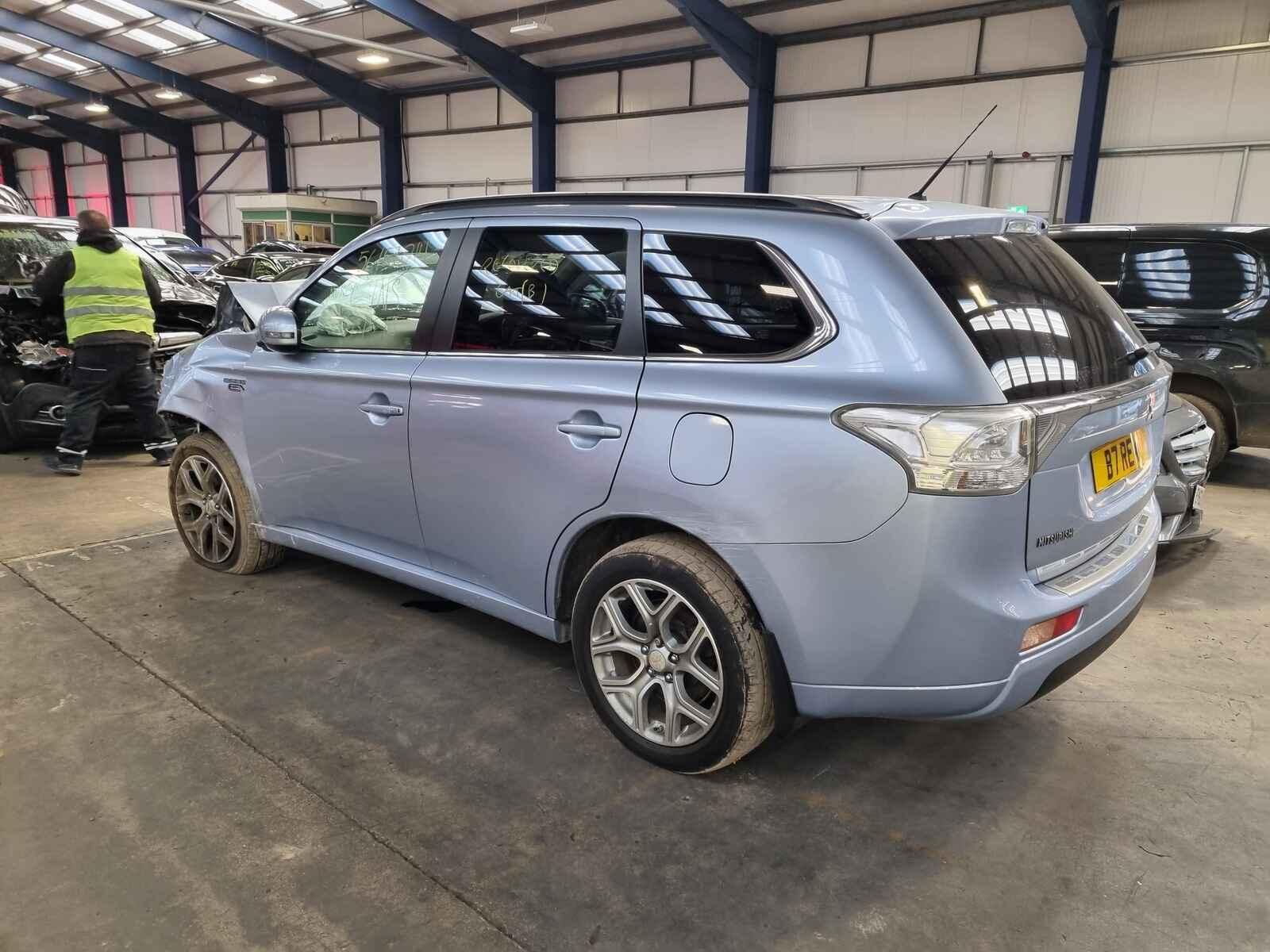 Mitsubishi Outlander 2014 5 Door Estate Breaking View Auto part Mitsubishi Outlander 2014 5 Door Estate Breaking