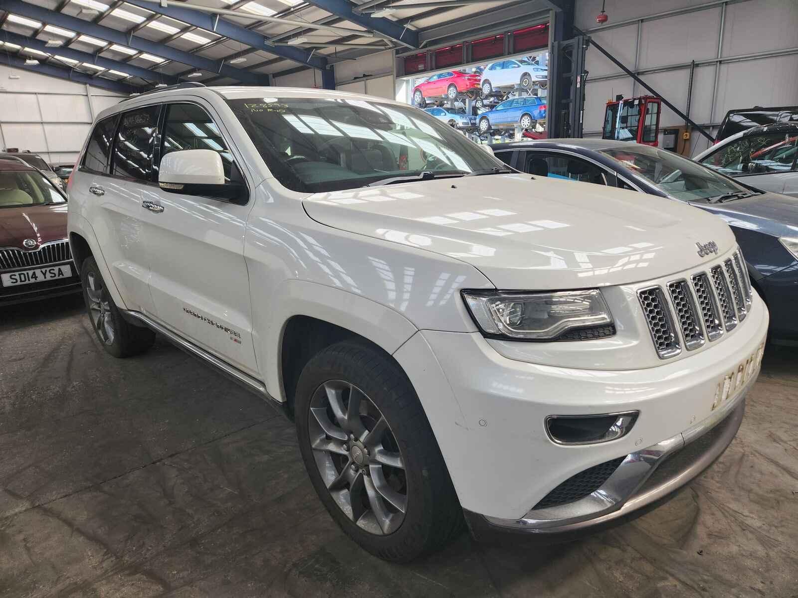 Image for a Jeep Grand Cherokee 2017 5 Door Estate Breaking