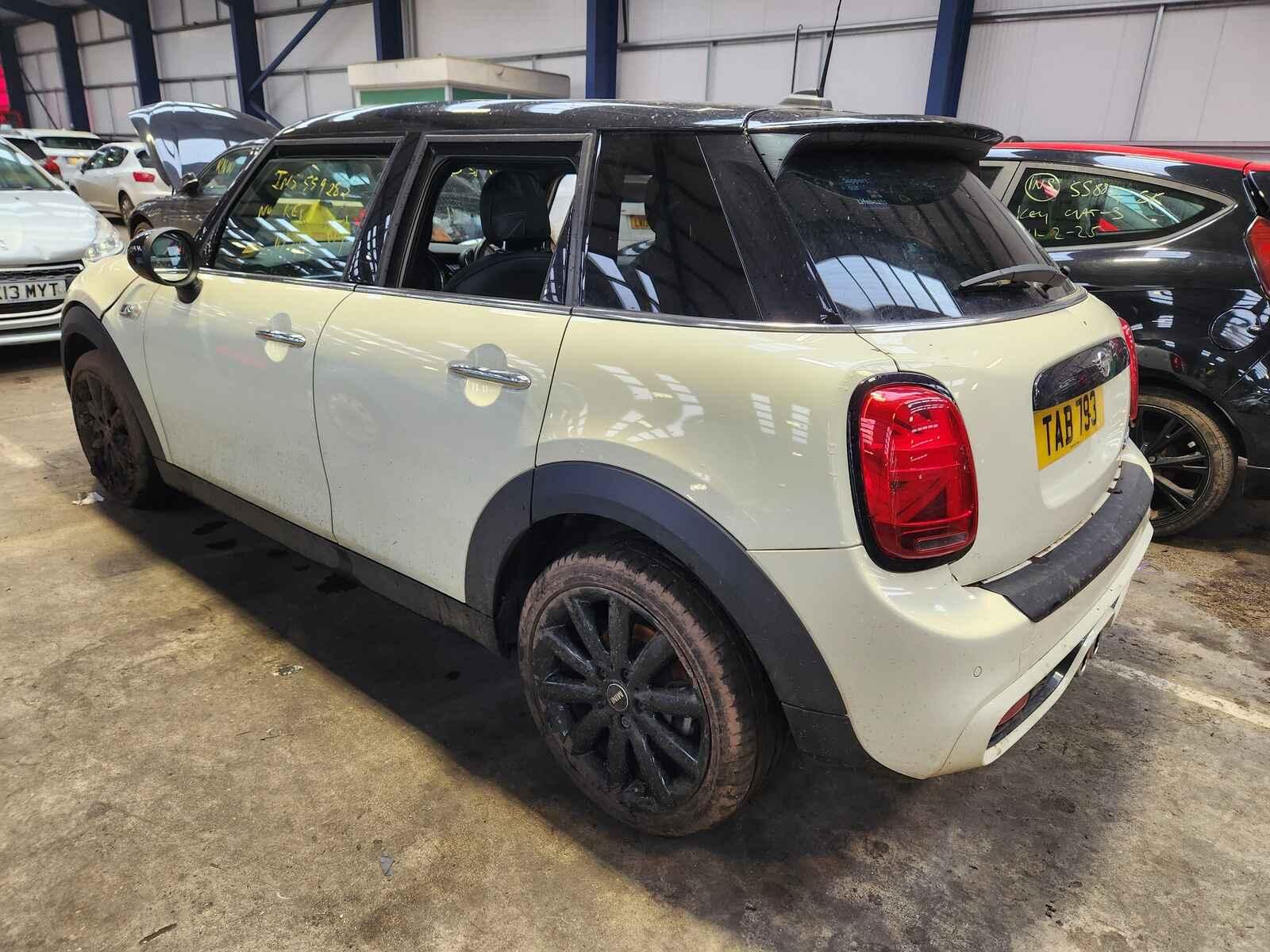 Mini (bmw) Mini 2018 5 Door Hatchback Breaking View Auto part Mini (bmw) Mini 2018 5 Door Hatchback Breaking