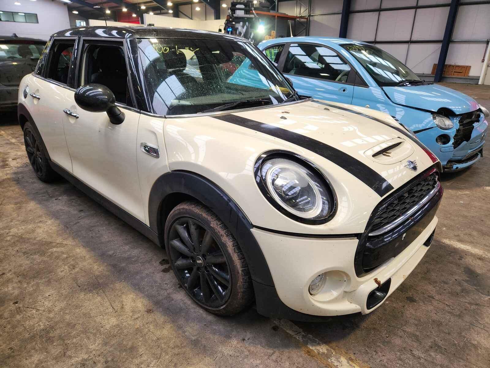 Image for a Mini (bmw) Mini 2018 5 Door Hatchback Breaking