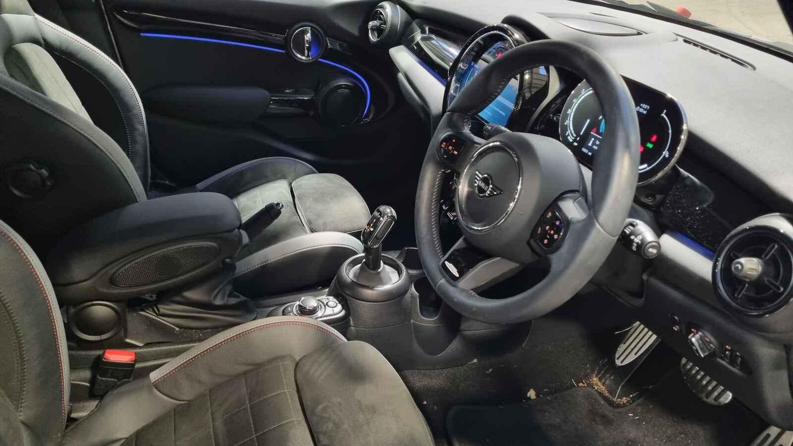 Mini (bmw) Mini 2023 5 Door Hatchback Breaking View Auto part Mini (bmw) Mini 2023 5 Door Hatchback Breaking