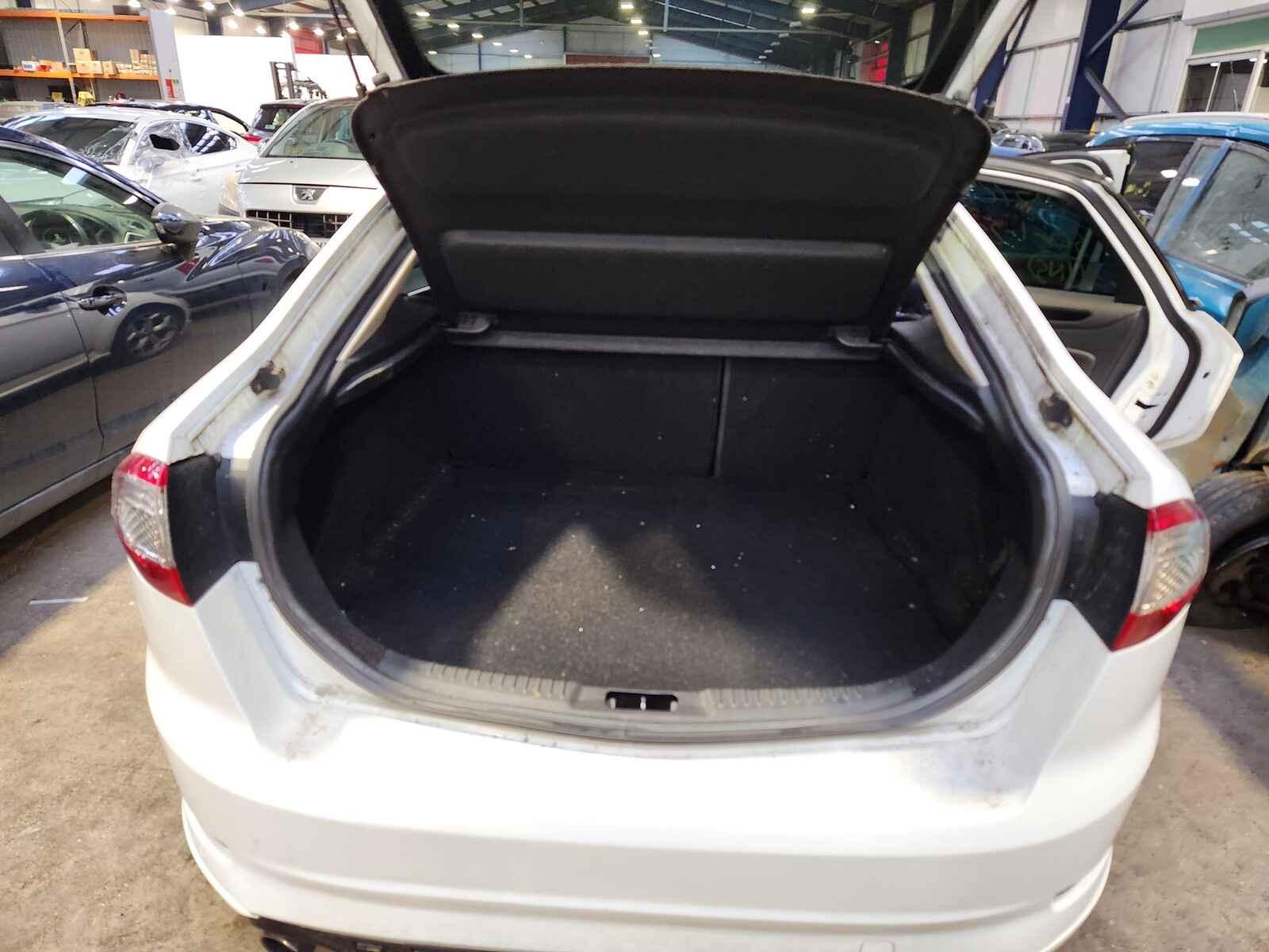 Ford Mondeo 2013 5 Door Hatchback Breaking View Auto part Ford Mondeo 2013 5 Door Hatchback Breaking