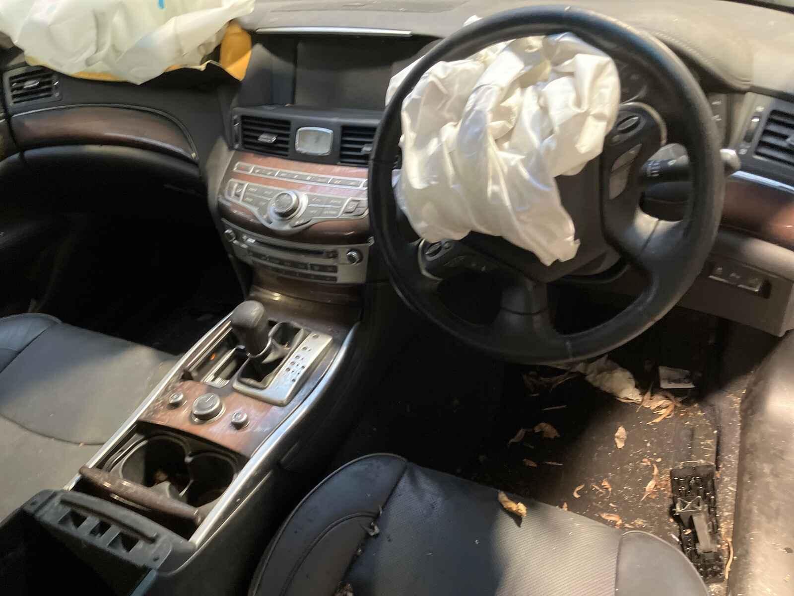 Infiniti M Series 2013 4 Door Saloon Breaking View Auto part Infiniti M Series 2013 4 Door Saloon Breaking