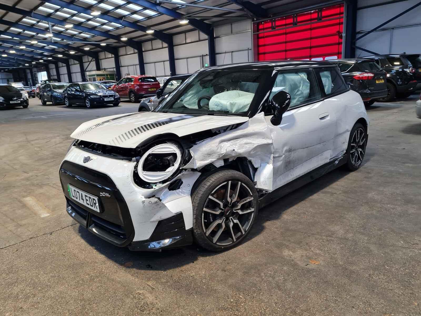 Mini (bmw) Mini 2024 3 Door Hatchback Breaking View Auto part Mini (bmw) Mini 2024 3 Door Hatchback Breaking