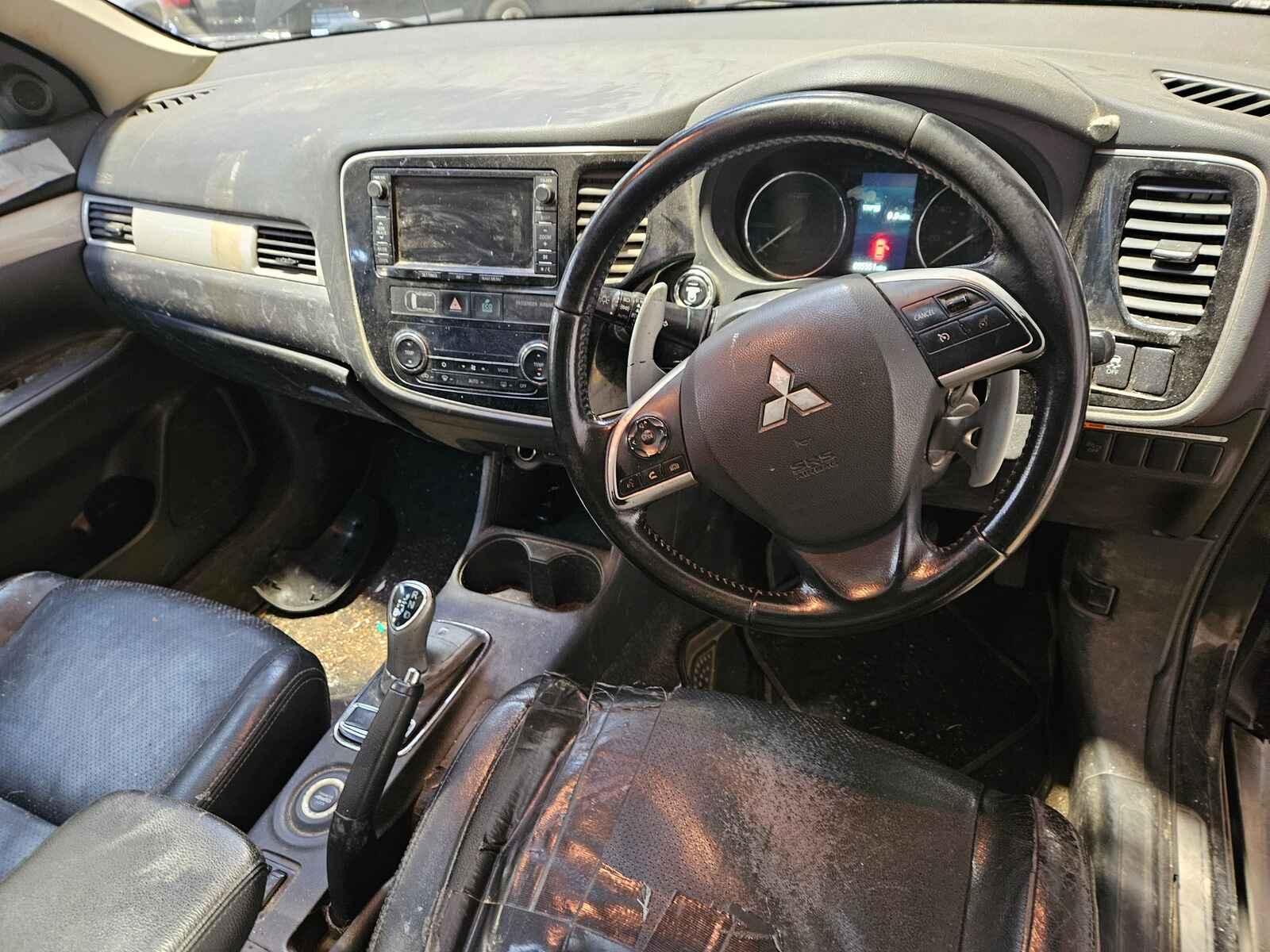 Mitsubishi Outlander 2014 5 Door Estate Breaking View Auto part Mitsubishi Outlander 2014 5 Door Estate Breaking