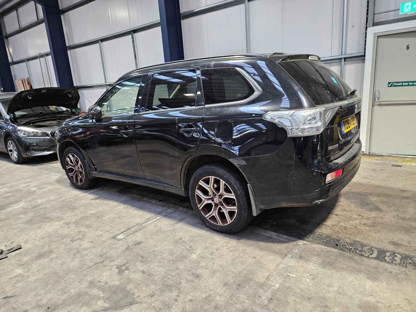 Mitsubishi Outlander 2014 5 Door Estate Breaking View Auto part Mitsubishi Outlander 2014 5 Door Estate Breaking