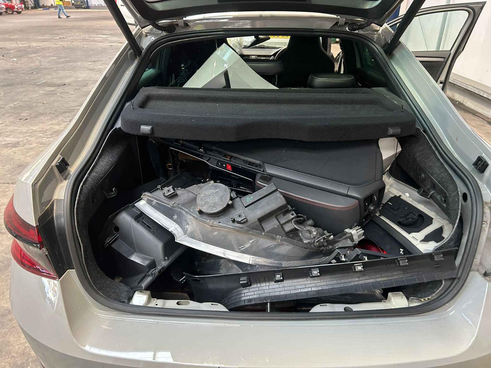 Skoda Superb 2021 5 Door Hatchback Breaking View Auto part Skoda Superb 2021 5 Door Hatchback Breaking