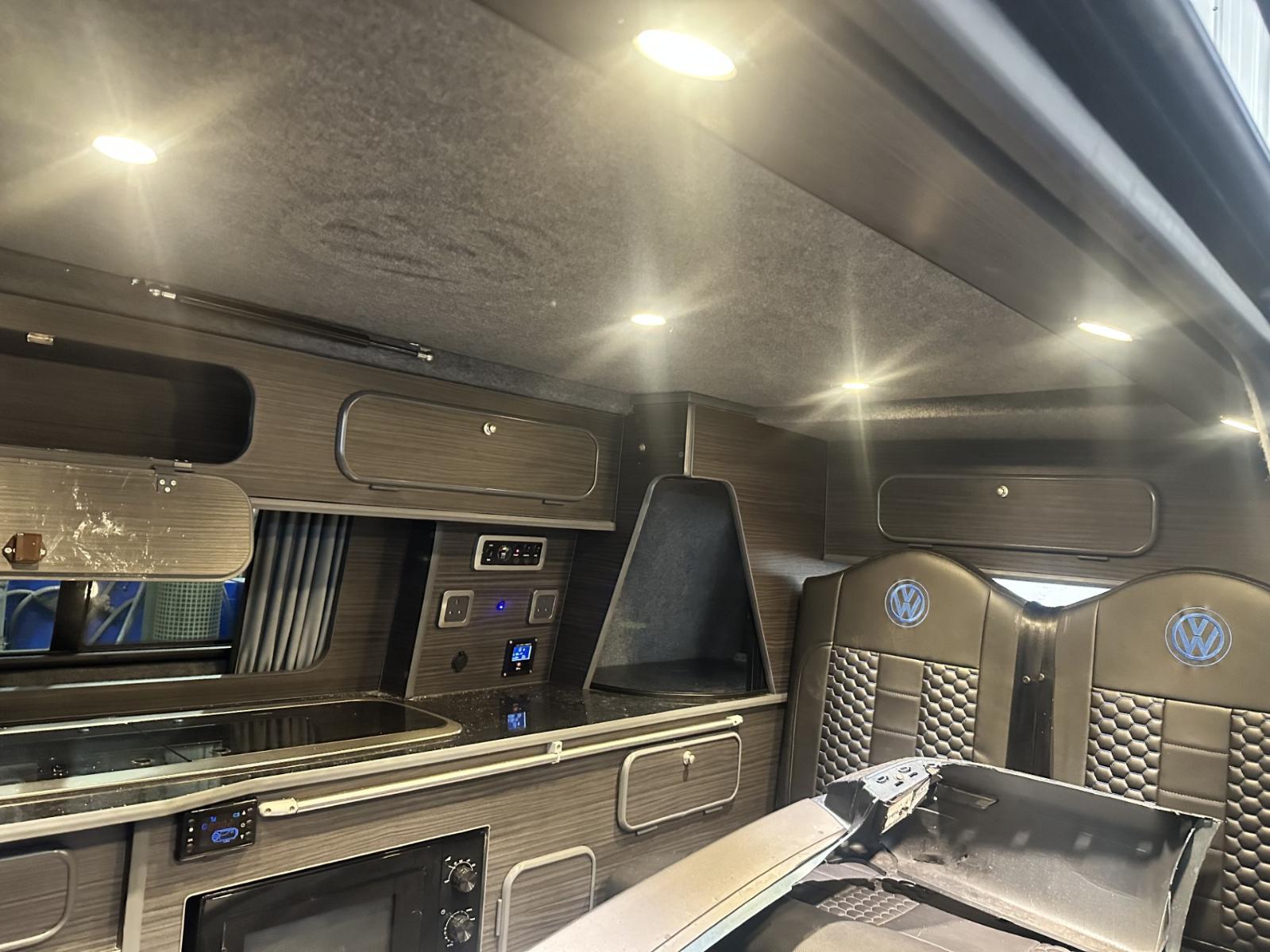 View Auto part Volkswagen Transporter 2019 Unknown Van Breaking