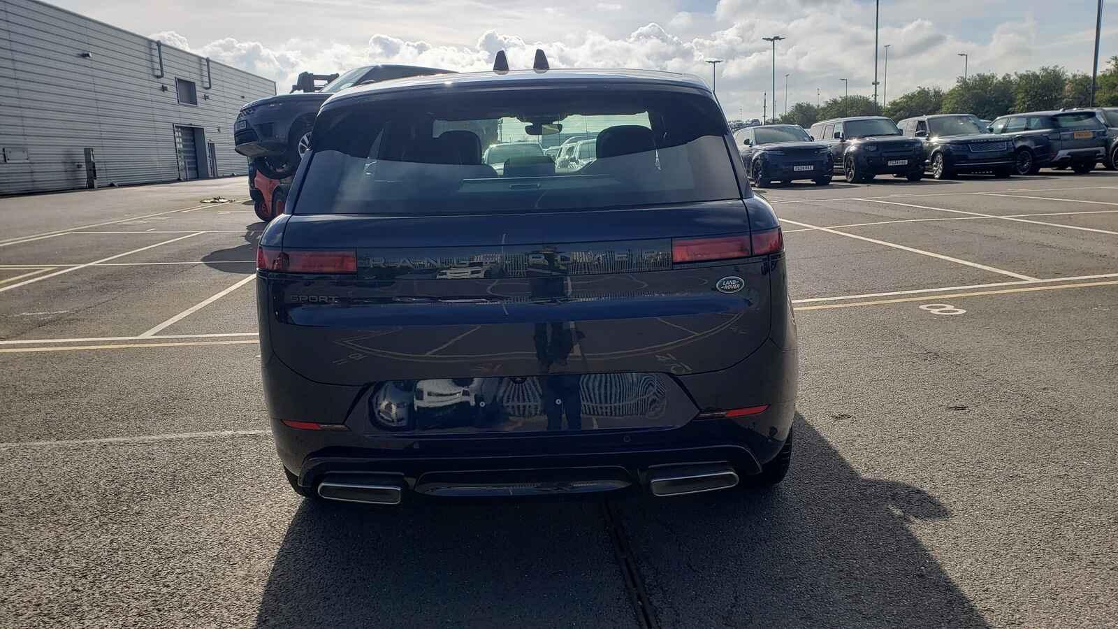 Land Rover Range Rover Sport 2024 Unknown Estate Breaking View Auto part Land Rover Range Rover Sport 2024 Unknown Estate Breaking