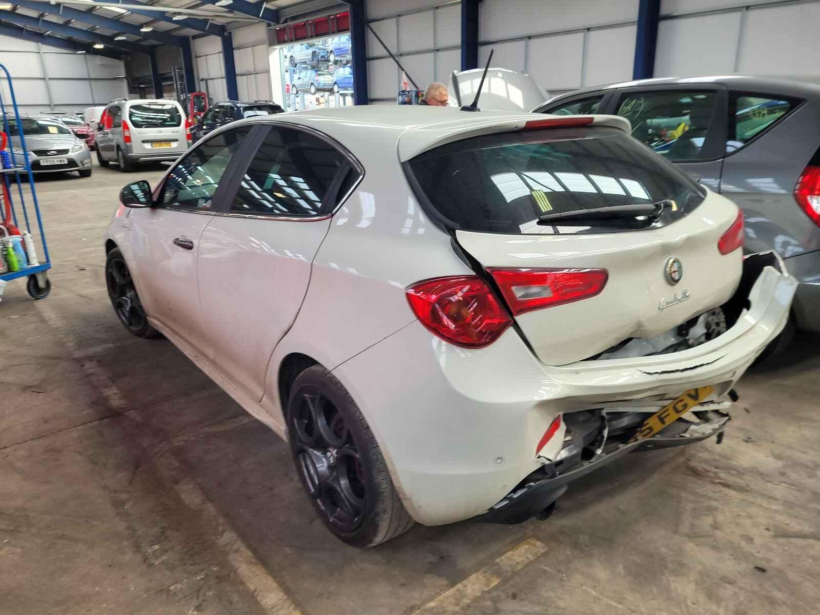 View Auto part Alfa Romeo Giulietta 2015 5 Door Hatchback Breaking