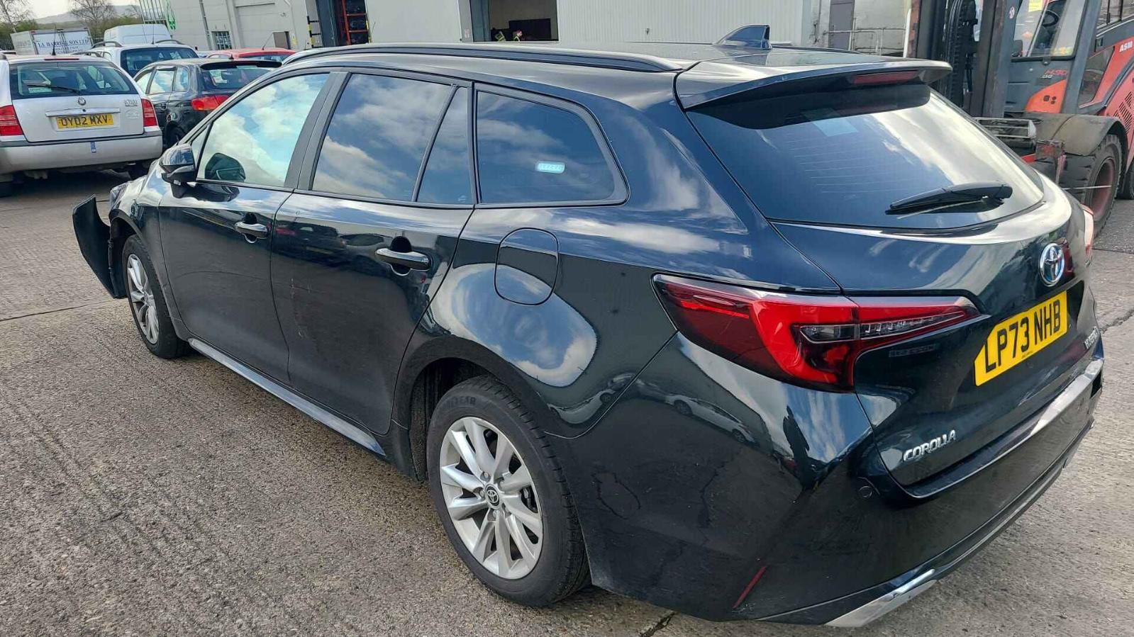 View Auto part Toyota Corolla 2024 5 Door Estate Breaking