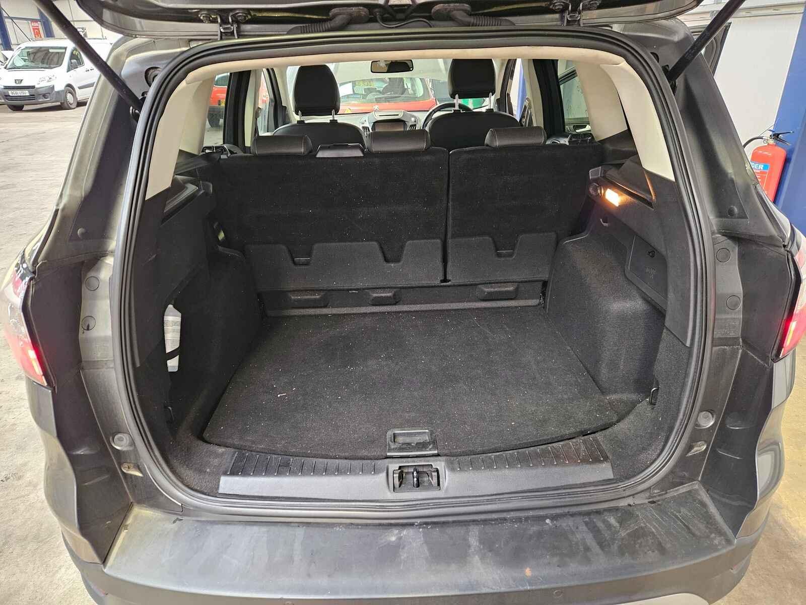 Ford Kuga 2017 5 Door Hatchback Breaking View Auto part Ford Kuga 2017 5 Door Hatchback Breaking