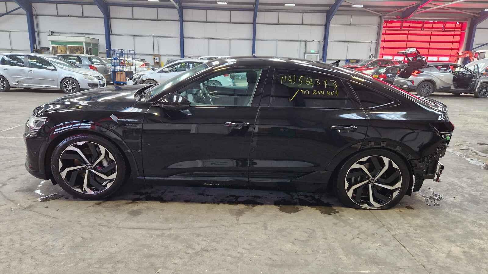 Audi Q8 2023 5 Door Hatchback Breaking View Auto part Audi Q8 2023 5 Door Hatchback Breaking