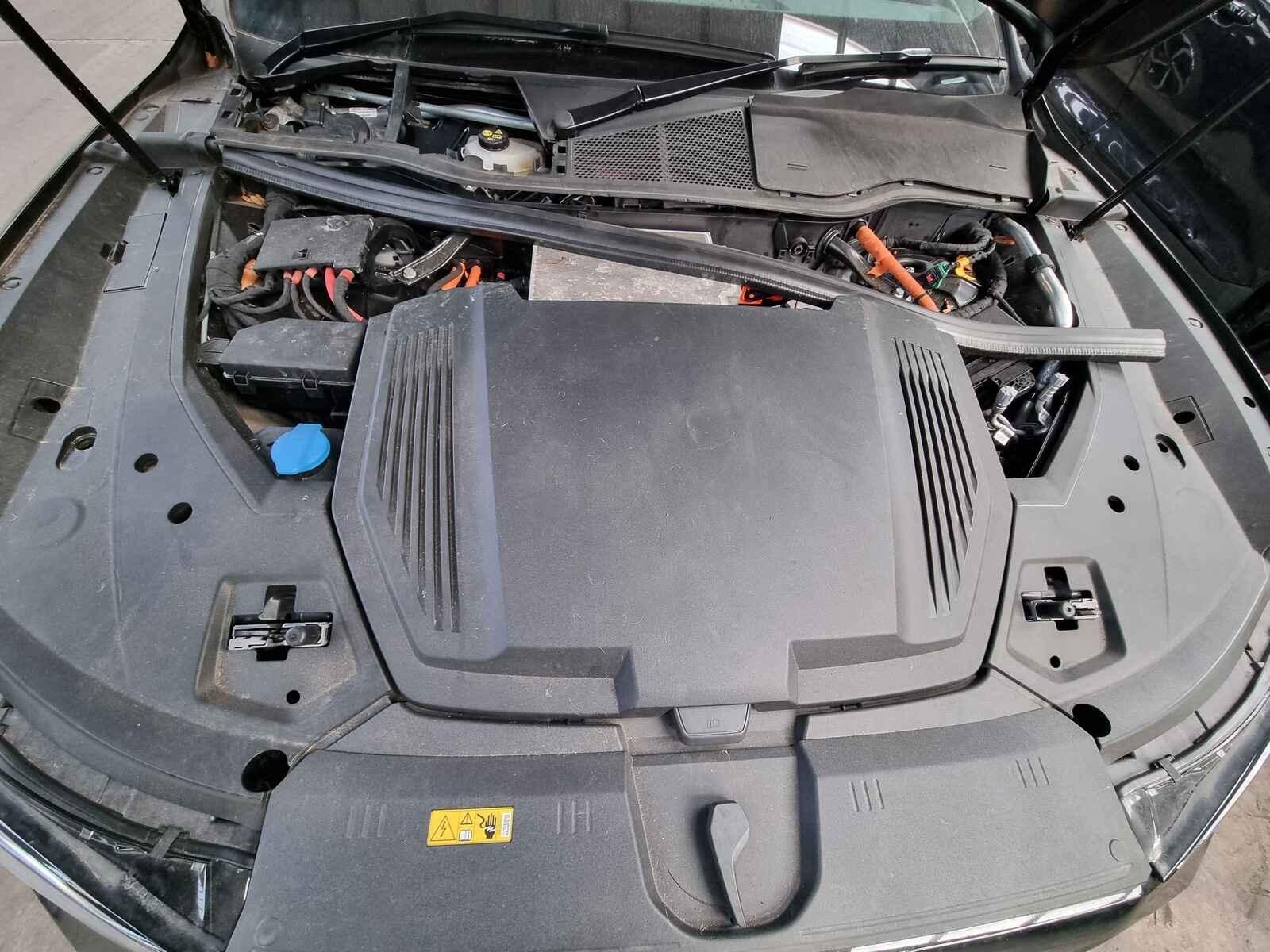 Audi Q8 2023 5 Door Hatchback Breaking View Auto part Audi Q8 2023 5 Door Hatchback Breaking