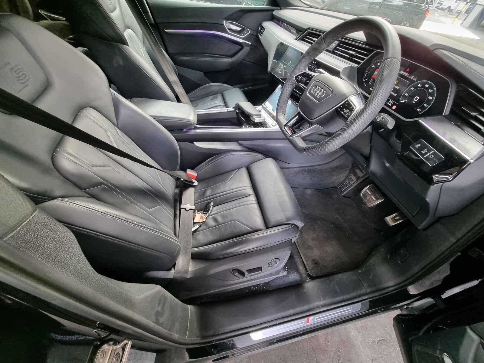 Audi Q8 2023 5 Door Hatchback Breaking View Auto part Audi Q8 2023 5 Door Hatchback Breaking